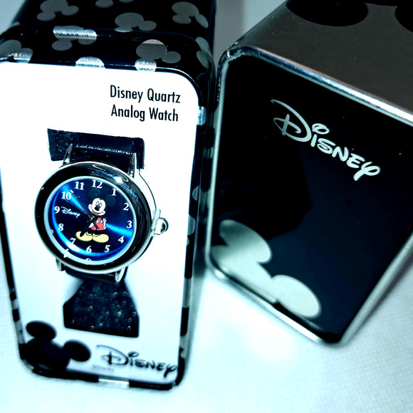 NIB - Beautiful Blue Mickey Mouse with stainless face Blue leather Band - Picture 2 of 8